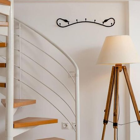 Modern Two Level Apartment In The Heart Of 아테네 외부 사진