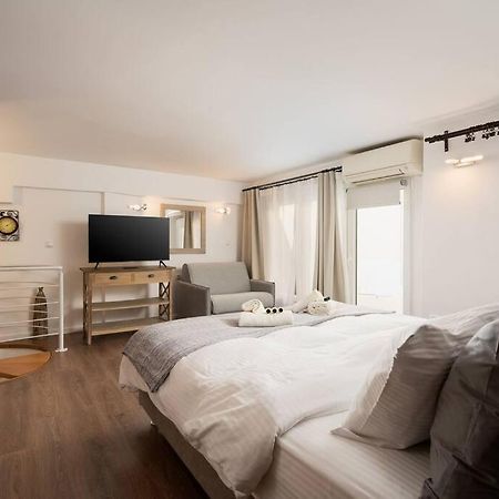 Modern Two Level Apartment In The Heart Of 아테네 외부 사진
