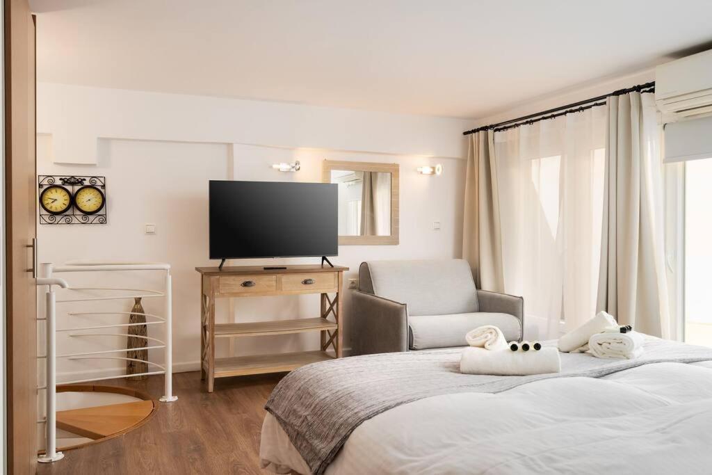 Modern Two Level Apartment In The Heart Of 아테네 외부 사진