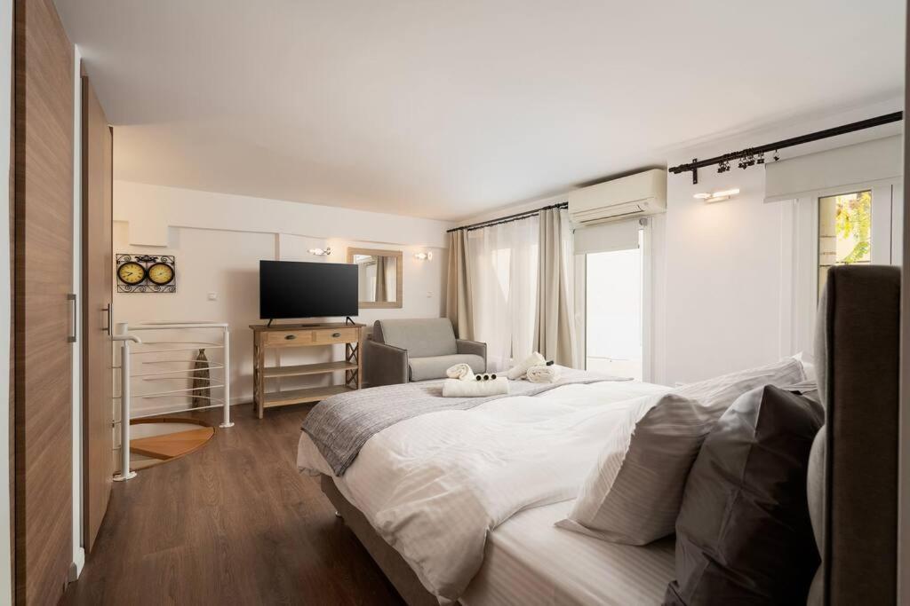 Modern Two Level Apartment In The Heart Of 아테네 외부 사진