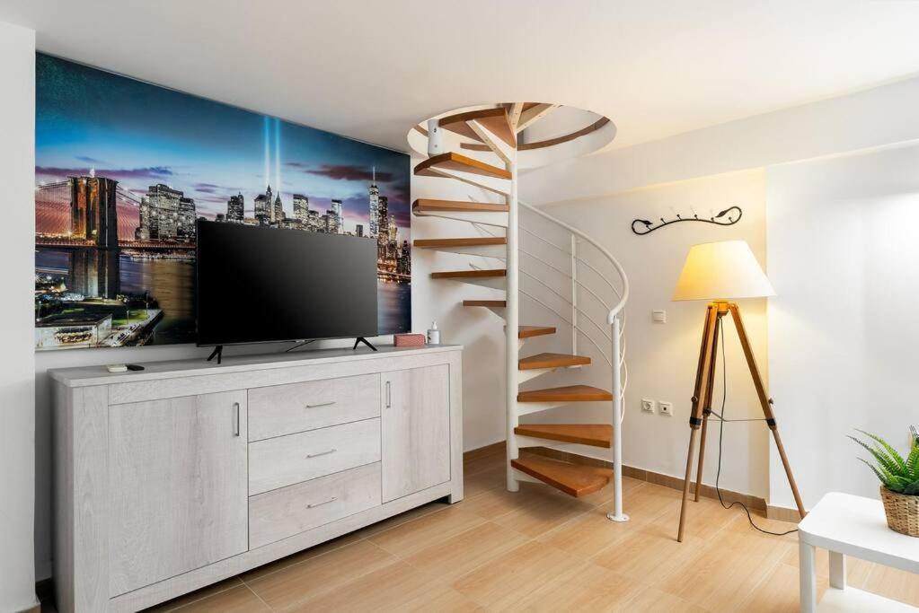 Modern Two Level Apartment In The Heart Of 아테네 외부 사진